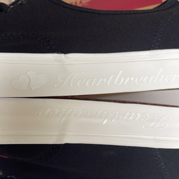 Vans WMNS Authentic
Secret Lover Black
VN000BW5BLK
Sneakers - Picture 15 of 16